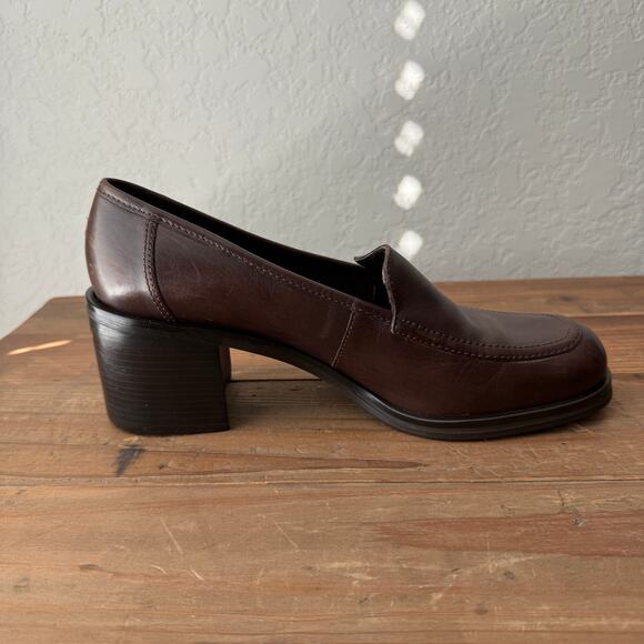 Women's Nine West Dark Brown Heeled Leather Loafer Size 8.5 M - Picture 7 of 9